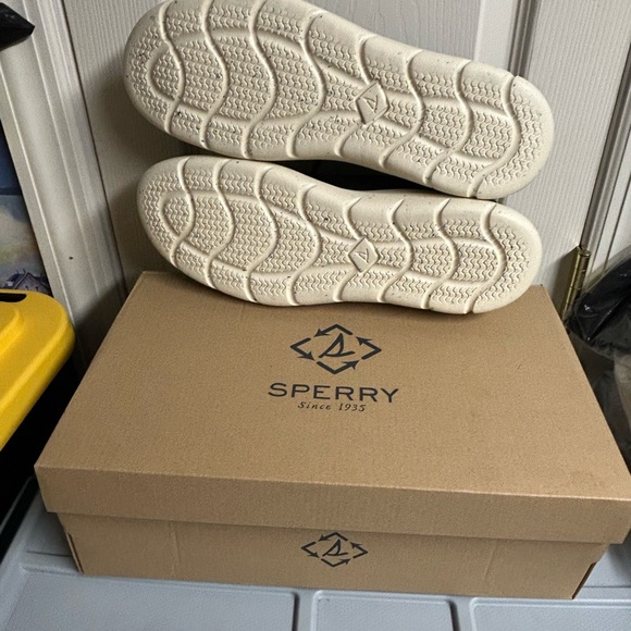 Sperry Top-Sider Men's Captain's Moc Seacycled Shoe - Picture 3 of 5